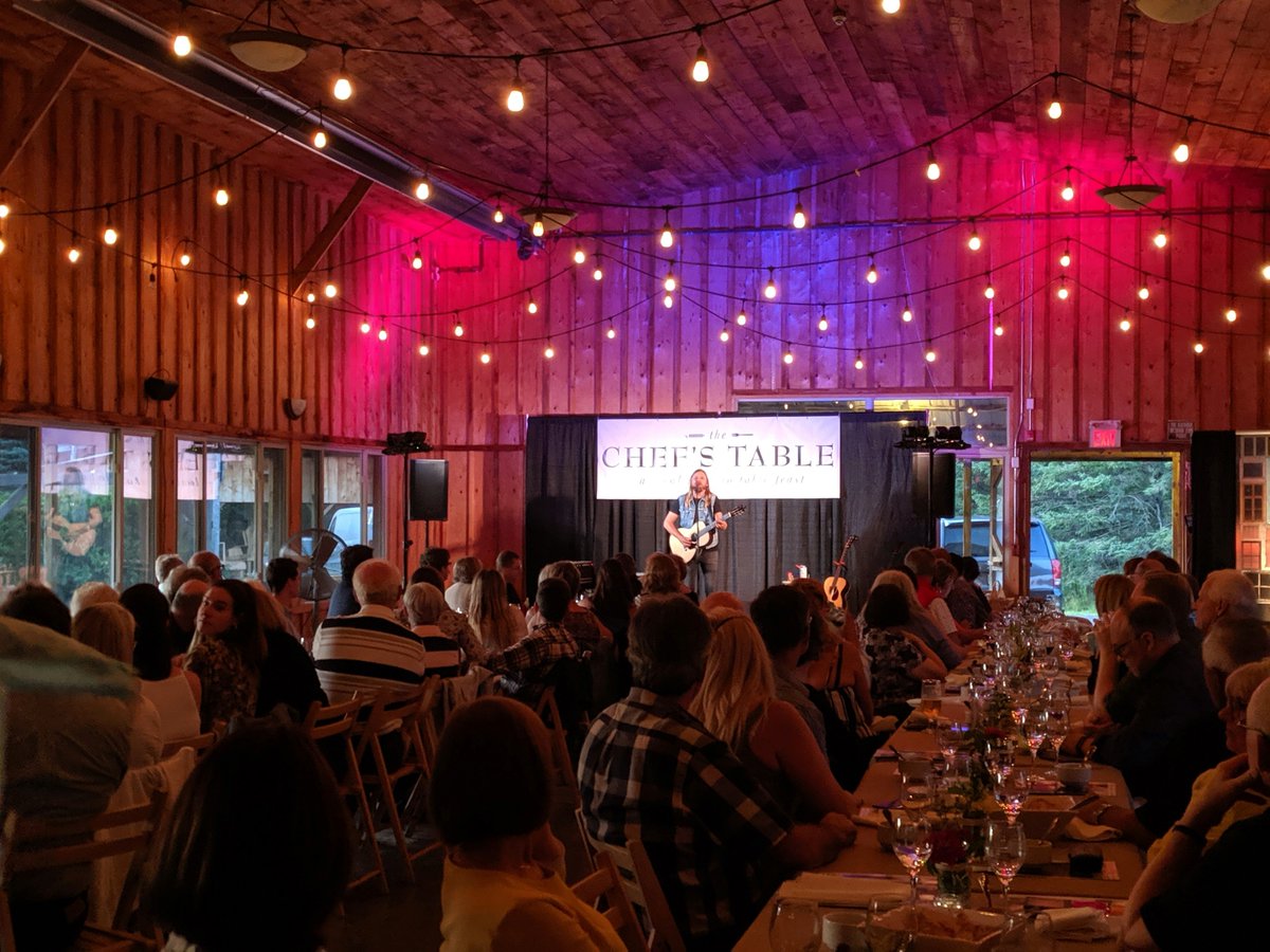 smallhallsfest's tweet photo. Wow - fun night at Chef's Table @saundersfarm w incredible food @michaelmoffatt @thymeandagain wine + music @stevehill.  We're thrilled to partner w @Ottawa_Tourism + Thyme and Again for these events w 4 more soon! https://t.co/xQOUxEVUCx 📷: Ottawa Day Tripper #ontariosmallhalls https://t.co/OklPzvYIc0