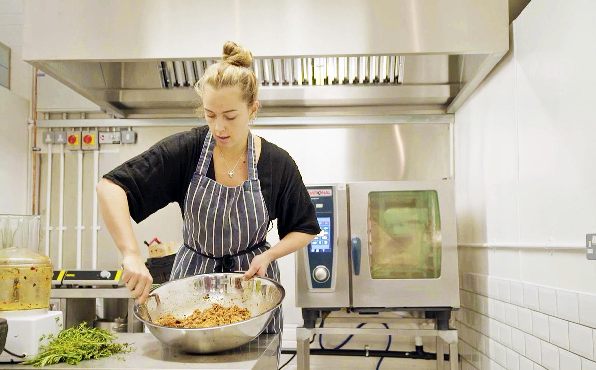 KarmaKitchenLDN's tweet photo. Looking for a commercial kitchen to expand your growing food business? Head to our website to book a tour of our kitchens! (Link in bio 🔗) #cooking #karmakitchen #kitchen #kitchenspaces #modern #companygrowth #foodbusinessstartup #foodbusinessstartups #foodbusinessworkshop #chef https://t.co/kraAxwLu0M