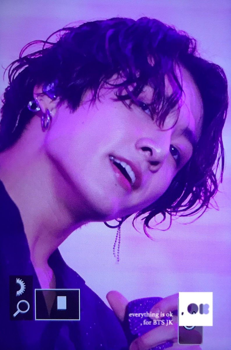 JKsMaterial's tweet photo. Here we go🙂🔫

#LotteDutyFreeFamilyConcert #BTS #JUNGKOOK #정국 https://t.co/PO8Yz3L7hX