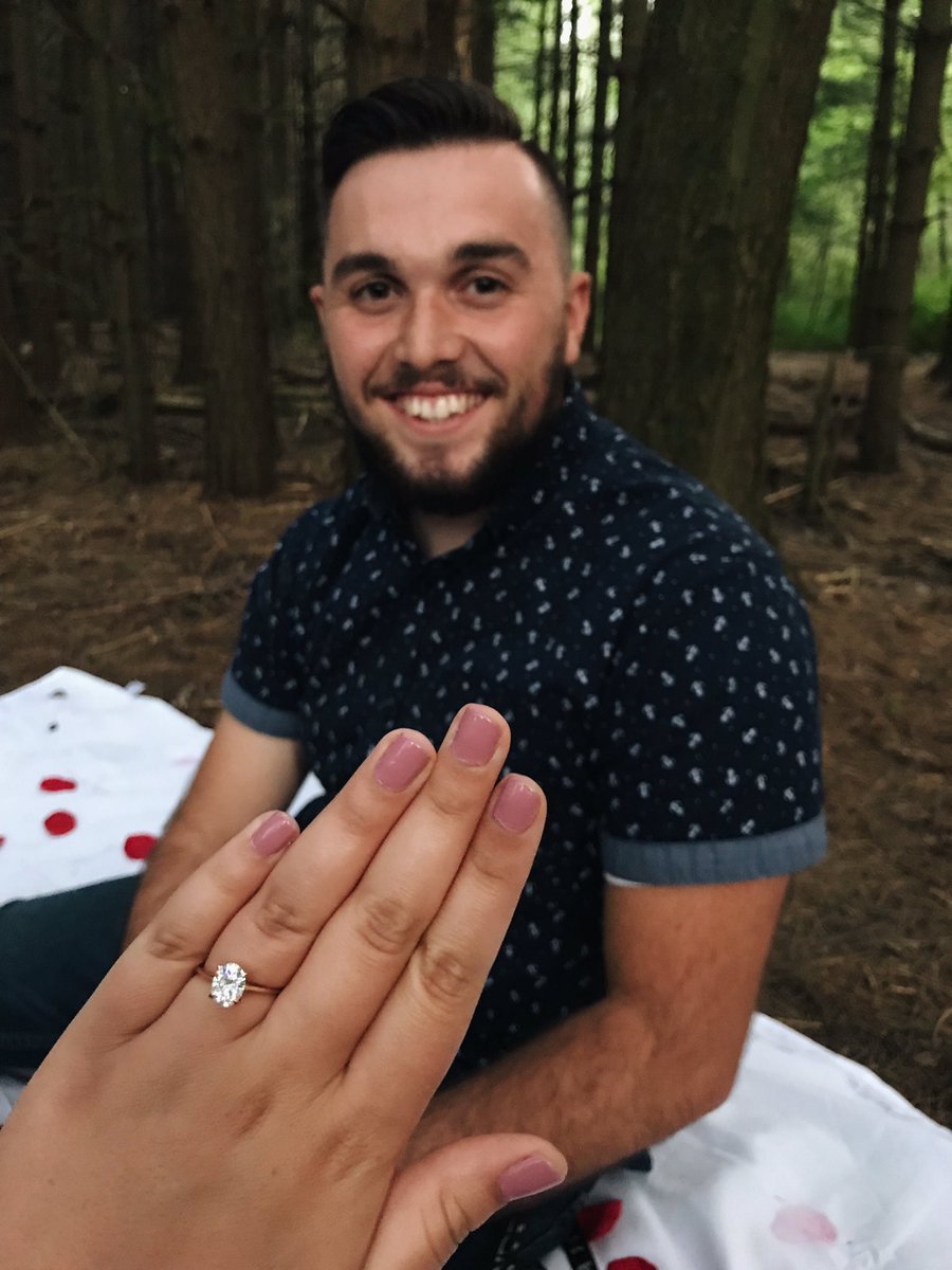 han__mclean's tweet photo. When he replaces your promise ring with an engagement ring 😍😍😍💍 CANNOT wait to be your WIFE!!!!!! https://t.co/SSbkjwCIbp