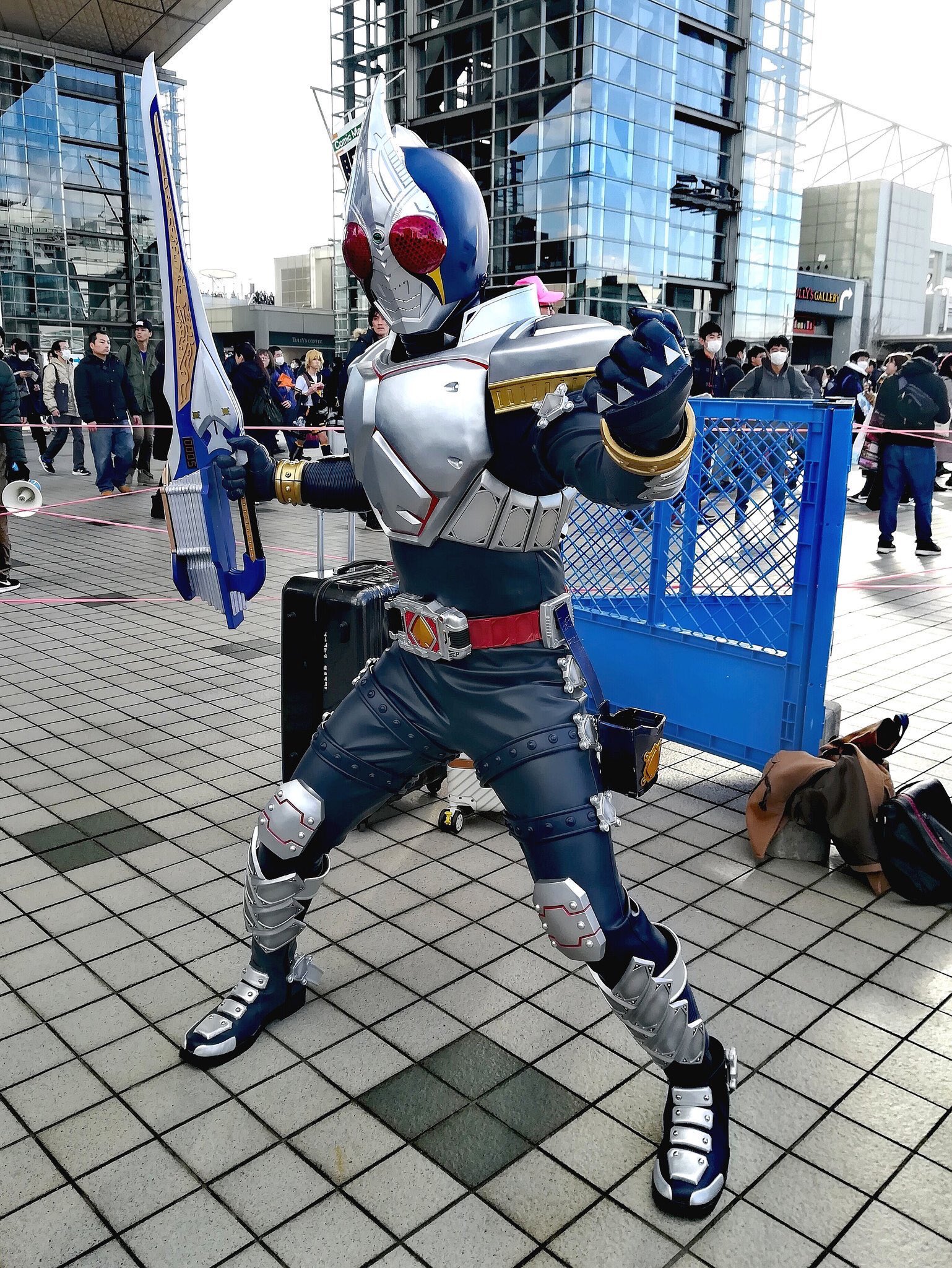 仮面ライダーブレイドのコスプレがまじで本物と変わらないから皆見て 話題の画像がわかるサイト