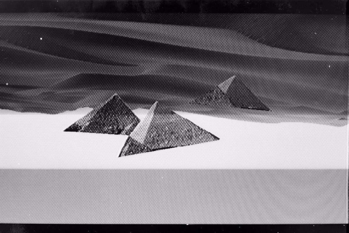 Luscious235's tweet photo. “Chrome pyramids on the skyline...”
https://t.co/fmlngM9bBj https://t.co/yfxobhcmlS