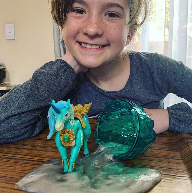 karentoittoit's tweet photo. Aquagem, the favourite #CrystalCreatures in this house! @Megaconstrux @Mattel @brandalleypr
The buildable creatures comes in a shimmering case with slime which are hours of fun on it’s own
There’s 5 of them!
#MegaConstrux
#MegaConstruxCrystalCreatures
… https://t.co/aA7HU7yjDn https://t.co/ESYk9l12mD