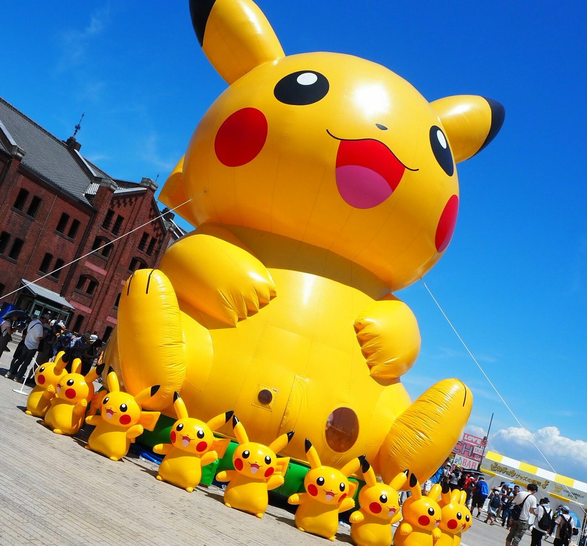 mooooocoo1's tweet photo. #TAWATARIPROJECT 
に思いを馳せながら
ポケモンgo
も横目に見ながら
#ノラネコぐんだん展 https://t.co/Fap1KfDtJs