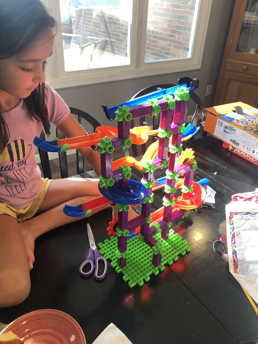 vcrawford1215's tweet photo. She got to pick out a new toy & picked a STEM certified activity. #shebuiltthat #learningontheweekend #robeyrockets https://t.co/1J4PU71UjO