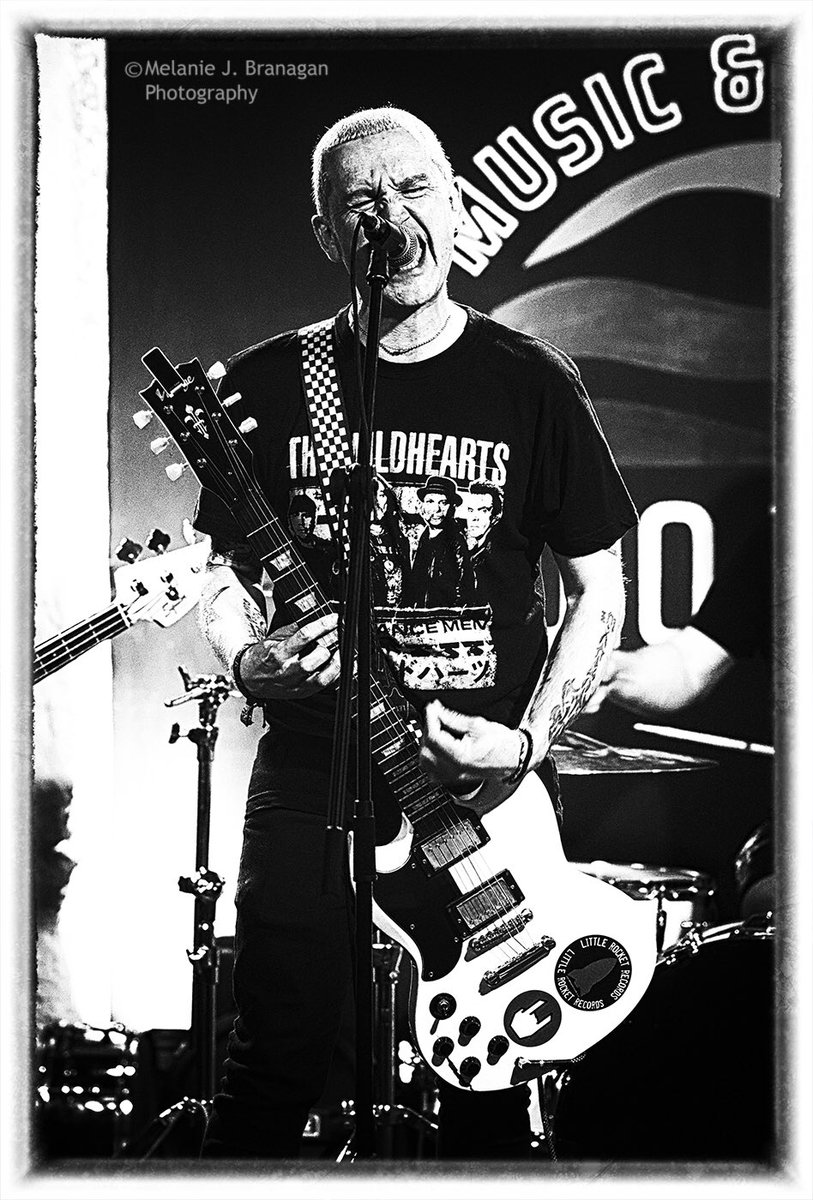LoGOzUK1's tweet photo. Great night on Friday @RoomsRadio Berwick! Cheers everyone who came to support this. Look forward to returning later this year! Cheers 🎸🎸🎸🥁 @PeeshNE63 @kierandene2003 @PaulLoGOz @IanDickson1 https://t.co/a0ox2cmPZS
