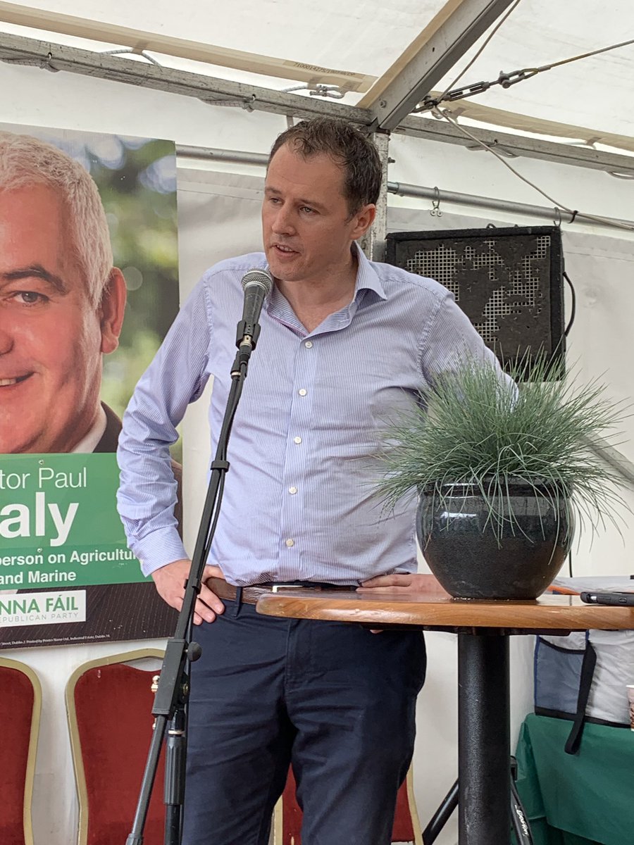 Deputy Charlie McConalogue is now addressing the crowd in the <a href="/fiannafailparty/">Fianna Fáil</a> Stand at W454 at the <a href="/tullamoreshow/">Tullamore Show</a> regarding the current #BeefCrisis, the impact of #Brexit on the Irish Agriculture industry &amp; #CAP.