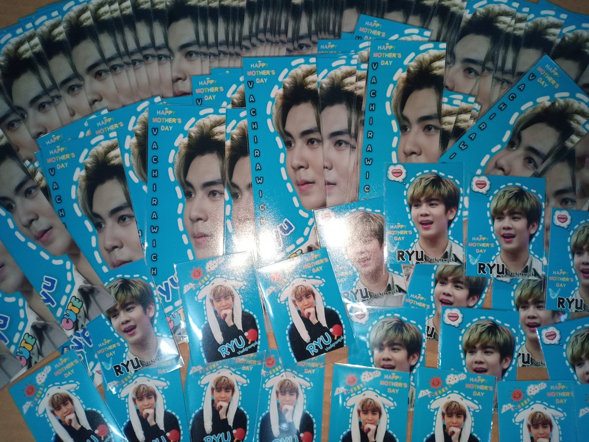 _RYUFamily's tweet photo. สำหรับทุกคนชาวริวพาวเวอร์นะคะ แจกเยอะค่ะ แจกไม่อั้นค่ะ
.
มารับของกันเยอะๆนะคะ
.
.
.
#RYUPOWER #RyuVachirawich
#WeareRyuPower
#9x9th #9x9 #ch3thailand
#4nologue #นักกีฬาหล่อบอกต่อด้วย
#พรีเซนเตอร์หล่อบอกต่อด้วย
#พ่อแมวน้อย #ch3 #ch33 #RYUFamily https://t.co/bVAByfg6Hs