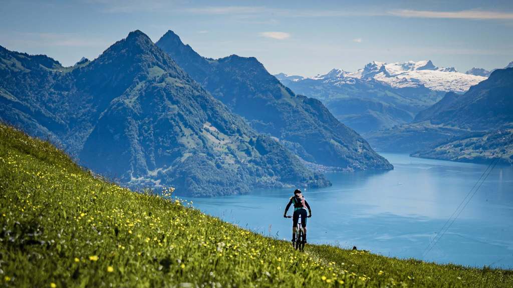 BenWurmser's tweet photo. The Seewligrat loop – a scenic tour on Buergenstock high above Lake Lucerne https://t.co/wFF2eaFjC9 https://t.co/j7sWY2qRGj