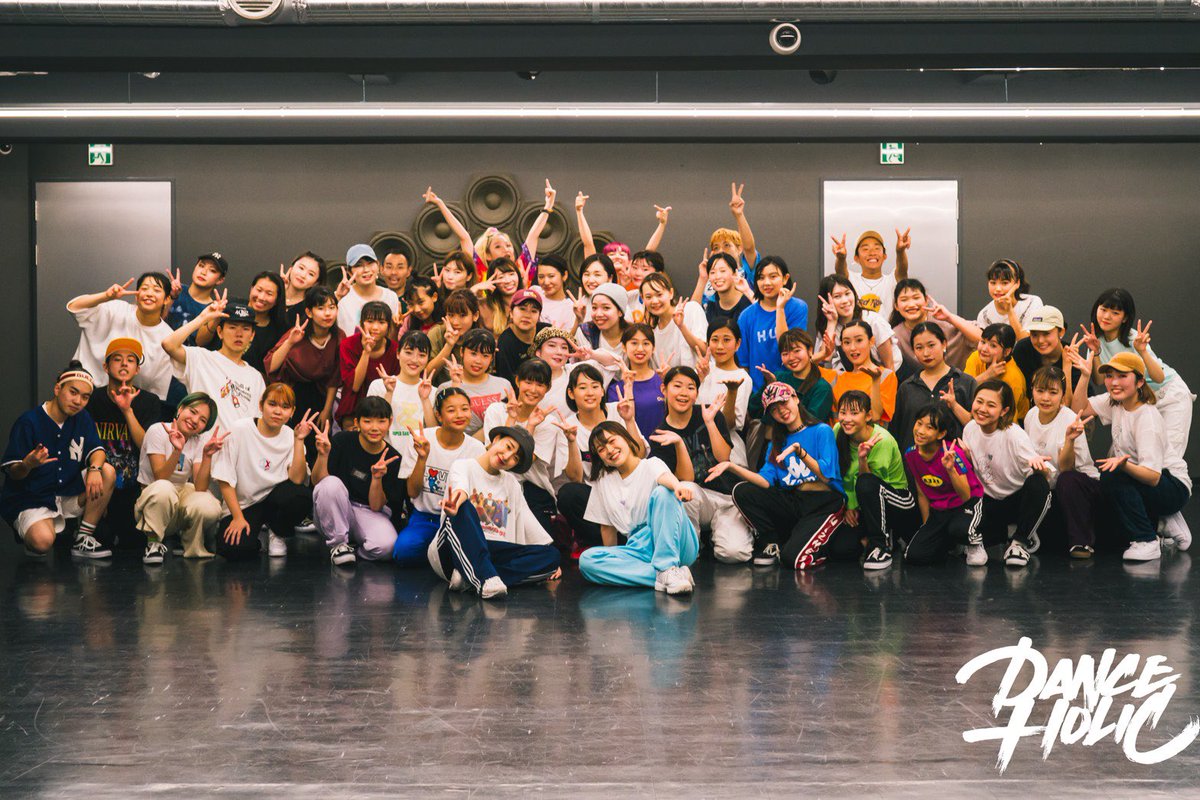 dance11holic's tweet photo. 8.10に行われたQUART2の大阪WSの集合写真です😊
参加した皆さまへプレゼントです🎁
参加した皆へ届くように是非RTよろしくです！ https://t.co/mOIHz1aLs4