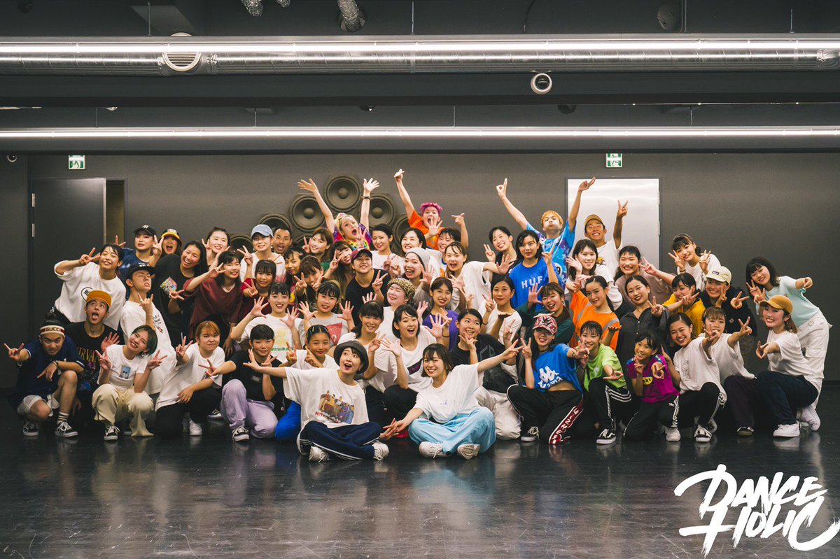 dance11holic's tweet photo. 8.10に行われたQUART2の大阪WSの集合写真です😊
参加した皆さまへプレゼントです🎁
参加した皆へ届くように是非RTよろしくです！ https://t.co/mOIHz1aLs4