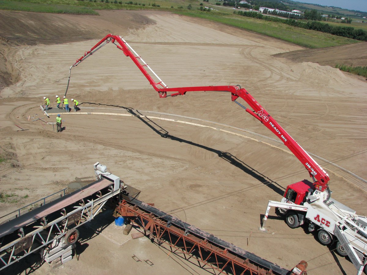 ace_ready_mix's tweet photo. With a 117-foot vertical reach and 104-foot horizontal reach, Ace's Putzmeister 36 meter Z Boom pump truck, can place concrete in hard-to-reach places. #ACEReadyMix #ConcreteMasters https://t.co/yFLijg3QkJ
