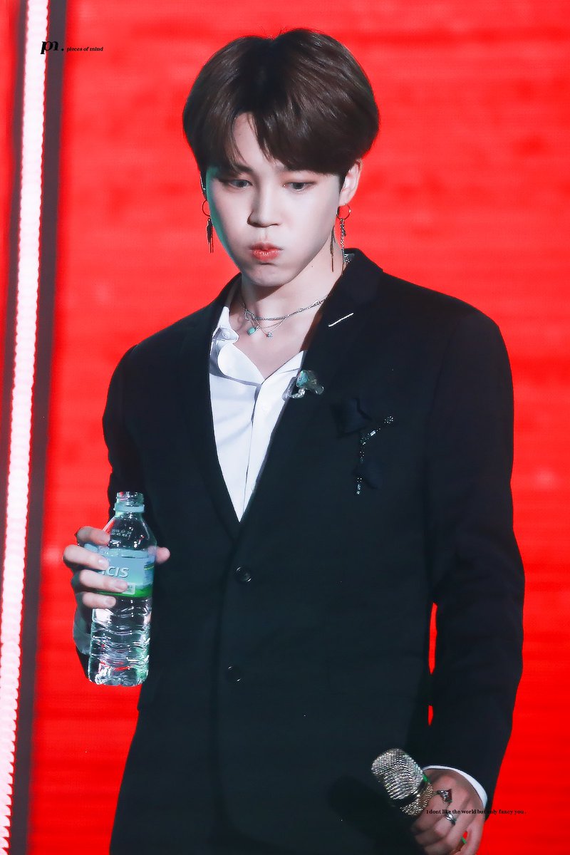 piecesofmind_jm's tweet photo. #JIMIN #지민  @BTS_twt 190811 https://t.co/x5R8NNBKT0