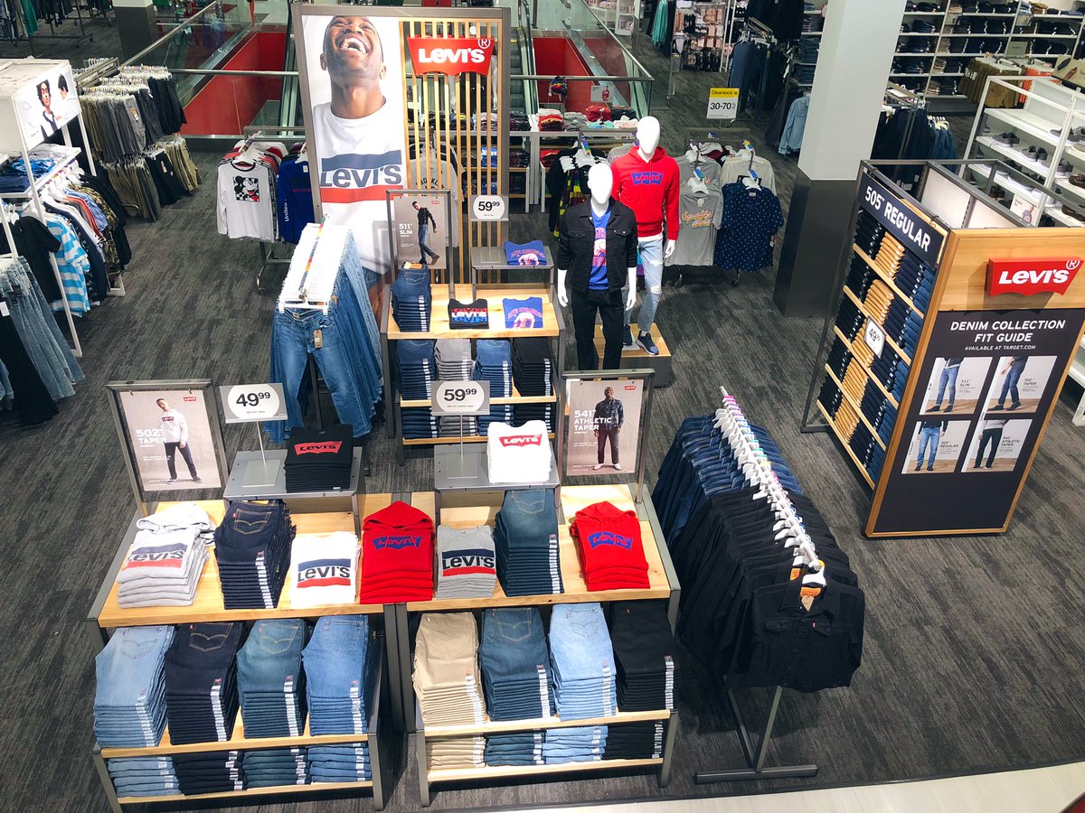 LouisVal_Visual's tweet photo. Menโs #Levis is here at T-1344!! Full, impactful and ready to drive sales! ๐โจ Huge recognition to @TGTSteph @JoseI1344 and @PeterMPerez2 for the help with the AMAZING set ๐โโ๏ธ #denim #fashion #newattarget #streetwear #targetstyle #target #vml #vmllife #vmlstyle #backtoschool https://t.co/ygitKwf1Mn