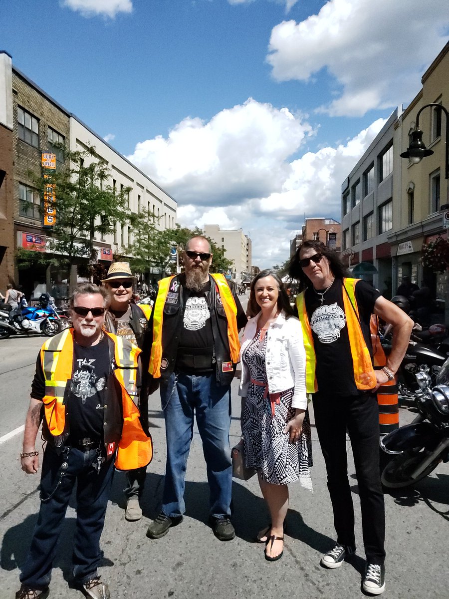 jennkfrench's tweet image. A brilliant afternoon for the 7th annual @OshawaDowntown #BikesonBond summer #streetfestival. Great to see so many people out appreciating great #bikes. Always happy to run into friends from Guardians of the Children, @MackieHarley &amp;amp; the #community. #motorcycles #Oshawa #Bill122