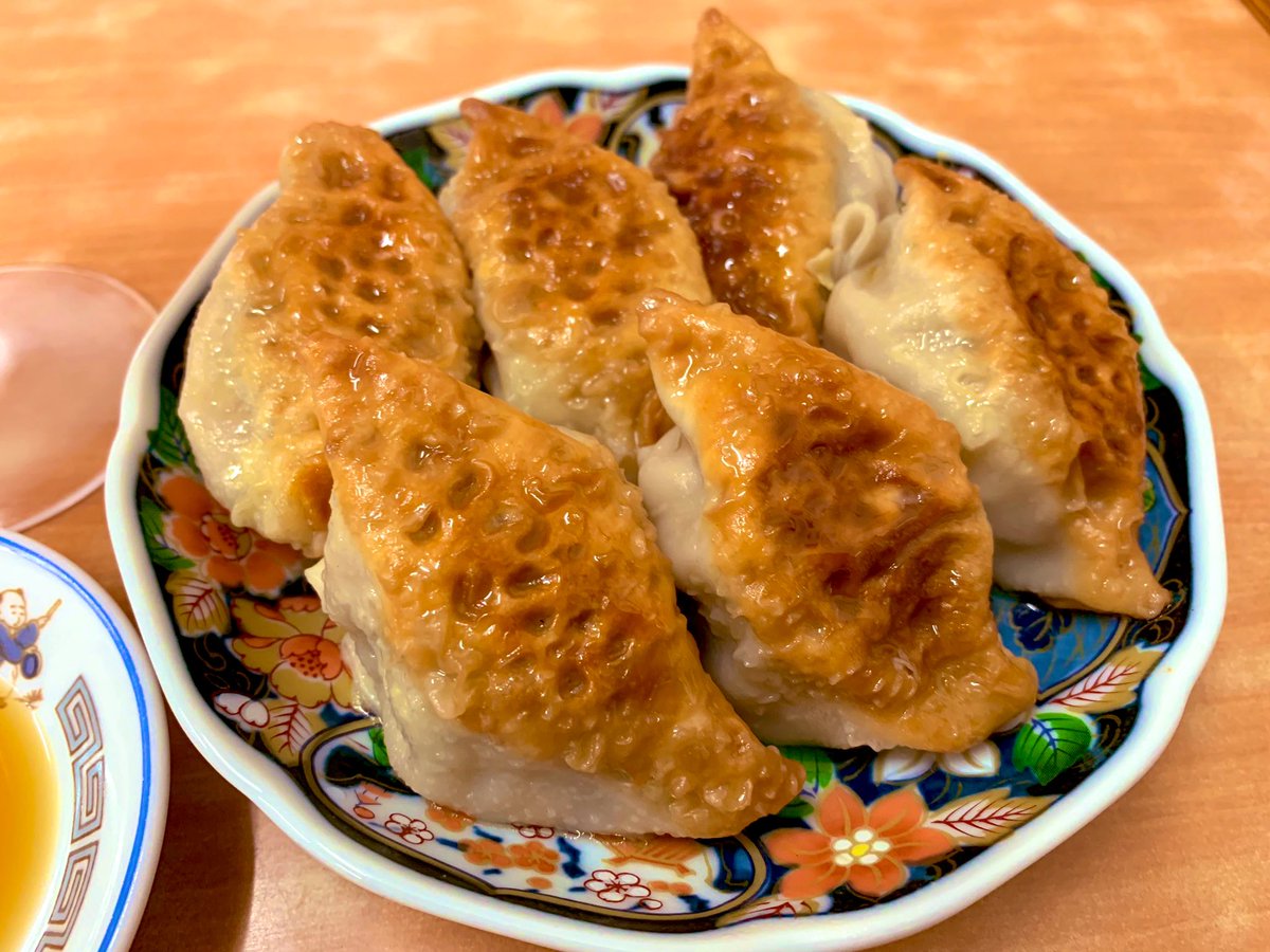 オザワちゃみお 沼津移住民 行列のできる法律相談所で磯村勇斗くんが紹介していた 中央亭 の餃子 マジでめちゃくちゃ美味いよ 餃子の概念が覆るというか とにかく こんなの初めて ってなると思います 肉汁たっぷり 肉と野菜の旨味がたまらんです