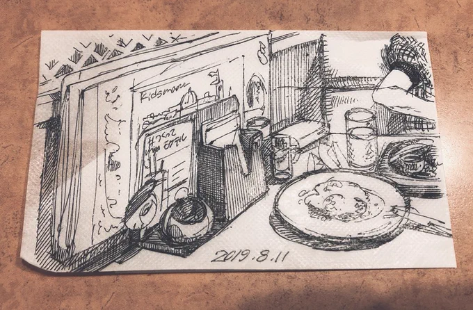 家族で外食久々でした
憧れの、絵描きが紙ナプキンに絵描くやつやった 