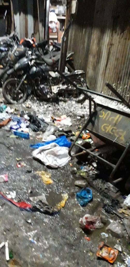 swachhsurat2020's tweet photo. #NeedCleaning #SwachhSurat.
#PancholiWadi, #Gopipura
@MySuratMySMC @CommissionerSMC @swachhsurat @SwachhBharatGov @MohSurat @sanjayezhava @MYRJ_Pratiksha https://t.co/QDm23feieG