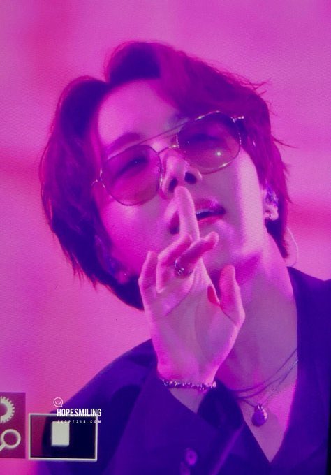 jeonxvrse's tweet photo. world, meet 190811 jung hoseok @BTS_twt https://t.co/vKhm479CkR