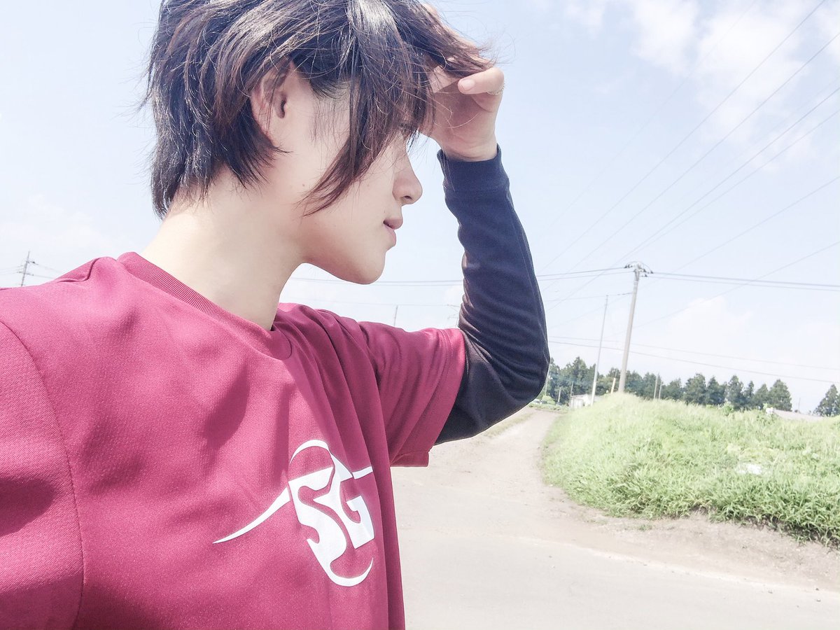 aiko_ozaki's tweet photo. 今日も暑かったですね〜
風があると気持ち良い。
夏も中盤戦だ、頑張ろう!
#農家 #農業 #農家女子 #農業女子
#レタス #レタス農家 #SGL #SGLinc #sgsnowboards #農業ガール https://t.co/OQWq87Zbwq