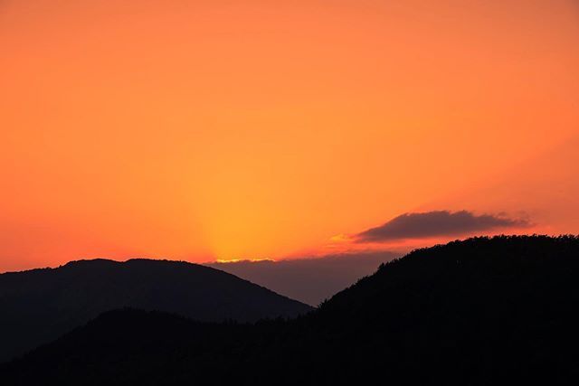 aljosagrega's tweet photo. Stumbling west.. #awesome_earthpix #sunsets #visualshotz #infinity_worldshoot #neverstopexploring #sky_brilliance #beautifuldestinations #wondermore #sheadventures #naturebrilliance #mountains #worldtones #outdoortones #livefolk #voyaged #wildernesscultu… https://t.co/GCeQcGbltN https://t.co/xM7Iwjqh2F