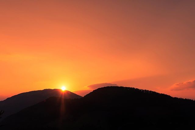 aljosagrega's tweet photo. Stumbling west.. #awesome_earthpix #sunsets #visualshotz #infinity_worldshoot #neverstopexploring #sky_brilliance #beautifuldestinations #wondermore #sheadventures #naturebrilliance #mountains #worldtones #outdoortones #livefolk #voyaged #wildernesscultu… https://t.co/SmJDFNDsys https://t.co/wwAil2tjWU