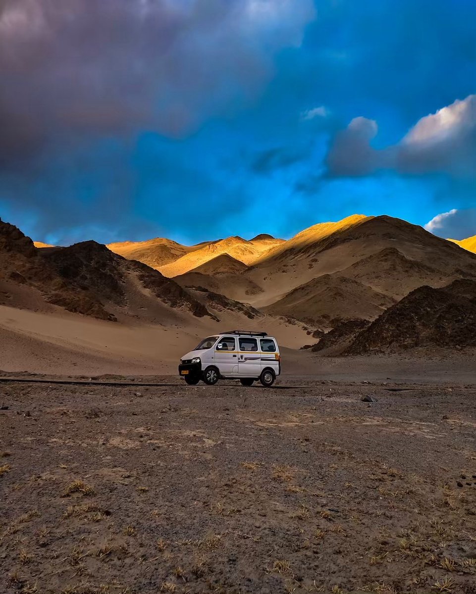 hi_local's tweet photo. One of the majestic sunset in Hanle, Ladakh.
Photo by Pratibha Singh
Join our Community 👉🏻 https://t.co/IWZL9TaF0u
#localhi #livelikealocal #paylikealocal #travel #Ladakh #travelphotography #sunset https://t.co/eM9XGd6Gzy