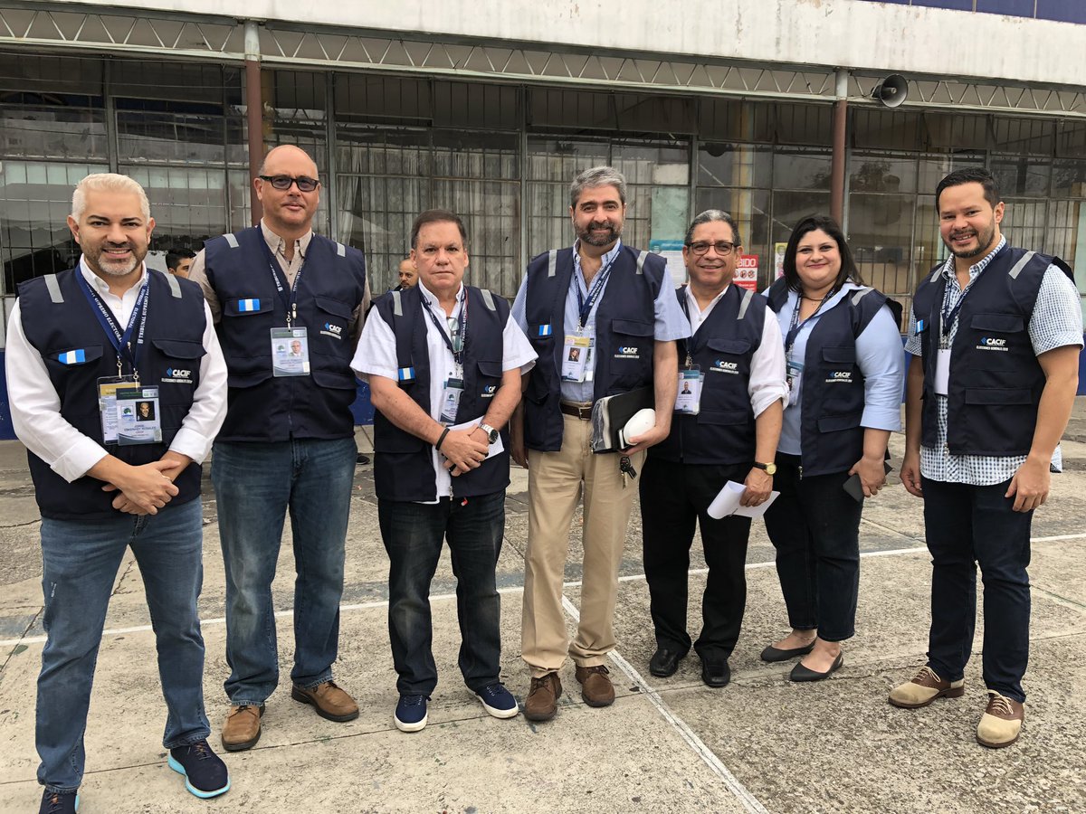 CACIFGuatemala's tweet photo. #PROE2019GT cuenta en esta segunda vuelta con una misión internacional, integrada por directores de #Fedepricap #VotaGT https://t.co/Kaenc8Wmi8