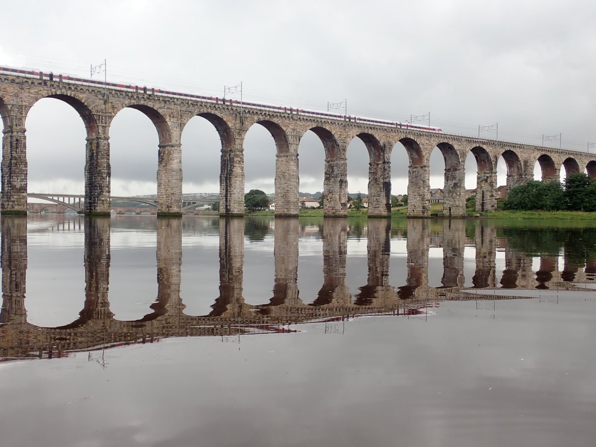 active4seasons's tweet image. Great way to see Berwick upon Tweed - a trip round the estuary by canoe or kayak in this case! #desire4adventure #bariberwick