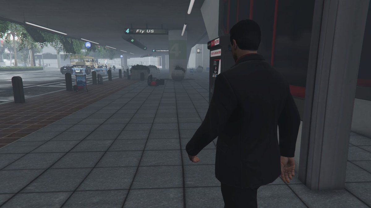 LSPD_0514's tweet photo. 大将「大統領下で機動隊と海兵隊が待っております」
私「わかった早く帰ってカジノかストリップクラブへ行こう」
バンッ！ バンッ！ バンッ！
私「なんだか騒がしいな…
ロスサントスに帰っていきなり銃撃戦か！」 https://t.co/o2LOtMRcQh