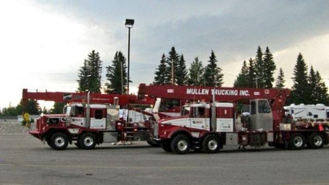mullentrucking's tweet photo. Some beauty shots of a #C500Kenworth that Darrell Posterski from #mullenoilfield sent in for #sistersunday - that's a sweet looking unit! πͺ
#ourlifeisthehighway #mullentruckingcorp #trucking #truckinglife #Canada #rigmoving #pickertruck #redandwhite https://t.co/sjdIFQibfJ