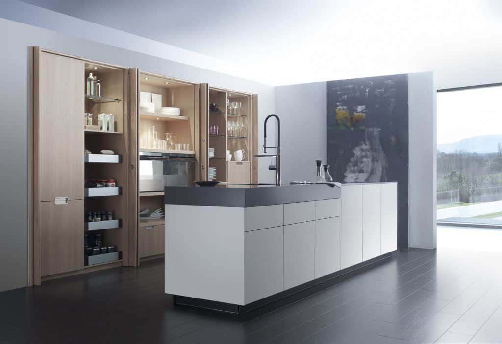 intervari's tweet image. This is a beautiful Mobalco kitchen completed for a client recently. Very clever storage and a great space for entertaining. If you would like to get in touch to start your design journey, pop in to see us in Wigmore Street, London or visit us at: buff.ly/2RwTgIN