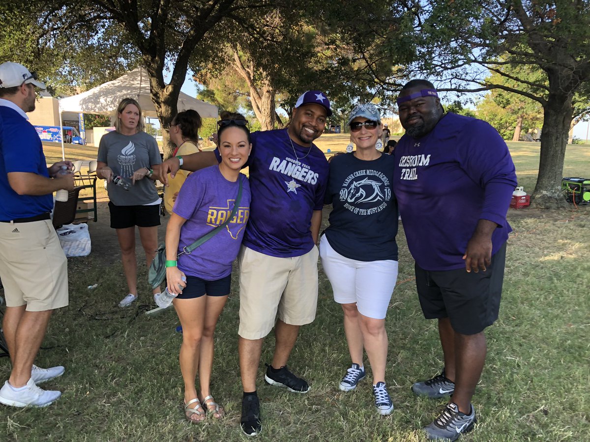 walterberringer's tweet photo. Thank you for @ChisholmTrailHS willingness to serve @EMSISD back to school bash. #RangersRIDE
#InvolvementThroughService. https://t.co/AJwWog0xWt