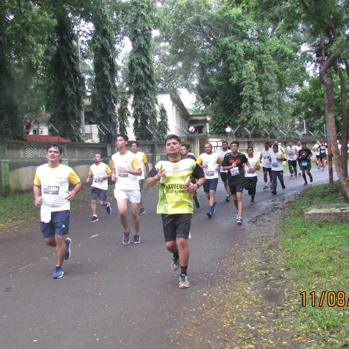 manishbupadhyay's tweet photo. Today I ran my 1st 10 KM marathon in AFMC Pune Marathon 2019
#handewadiroadrunners #HRR #hrronrun #runrestrepeat #runner #runners #runningmotivation #runningforfitness #100daysofrunning #marathon #10kmmarathon #punemarathon #afmcmarathon #afmcmarathon2019 https://t.co/tFjGgzZu1G