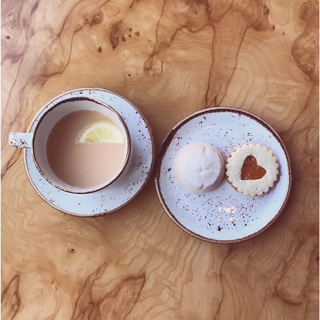 brittanyluiz's tweet photo. Yesterday my husband and I had a relaxing date day at the @chateau_elan spa, complete with a couples massage and these delicious little cookies that I totally cheated on @ww for. Feeling so thankful this morning for the time we got to spend together yest… https://t.co/KelzjtqC2u https://t.co/ZemsBcQ6Fz