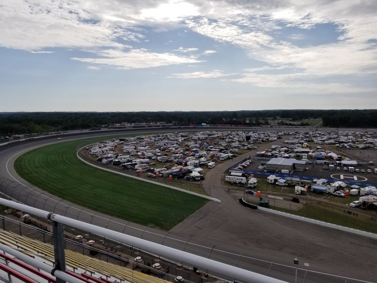 ToddShe72716015's tweet photo. @victor18reyes @racefancentral Oh no brother I've got a better view now @racefancentral  #winwithism https://t.co/3jdpWVnjiD