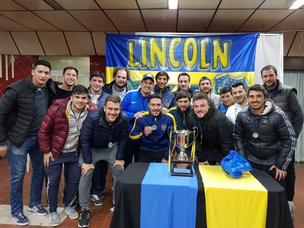 Vediadeboca's tweet photo. VEDIA CAMPEÓN DE LA COPA SOCIOS LINCOLN 2019
En el día de ayer se llevo a cabo la edición zonal de la Copa Socios F5 que realiza el CABJ a travez del Dto. de Interior y Exterior. En el mes de diciembre , el equipo jugará las finales en la misma Bombonera @Interiordeboca https://t.co/7s8UrDfgtf
