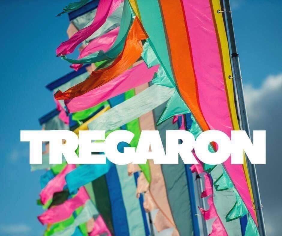 CwtCaron's tweet photo. “O ‘steddfod i ‘steddfod!” Rhaid meddwl ymlaen! A llawer wedi gwneud yn barod. Lle i ddau o ddydd Mercher yr Eisteddfod ymlaen yma yng Nghwt Caron. 10 munud yn y car i faes yr Eisteddfod. Cysylltwch am fwy o wybodaeth. https://t.co/o9FwlwgZjh