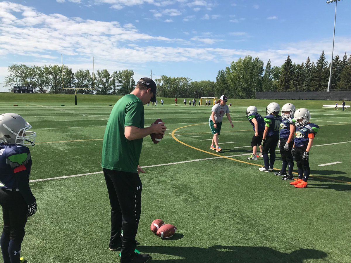 R_M_Football's tweet photo. Passing and receiving skill time with Coach @soup1919 and Coach @c_dore3. #MightyMites #KickOffCamp https://t.co/xcG9zapszg