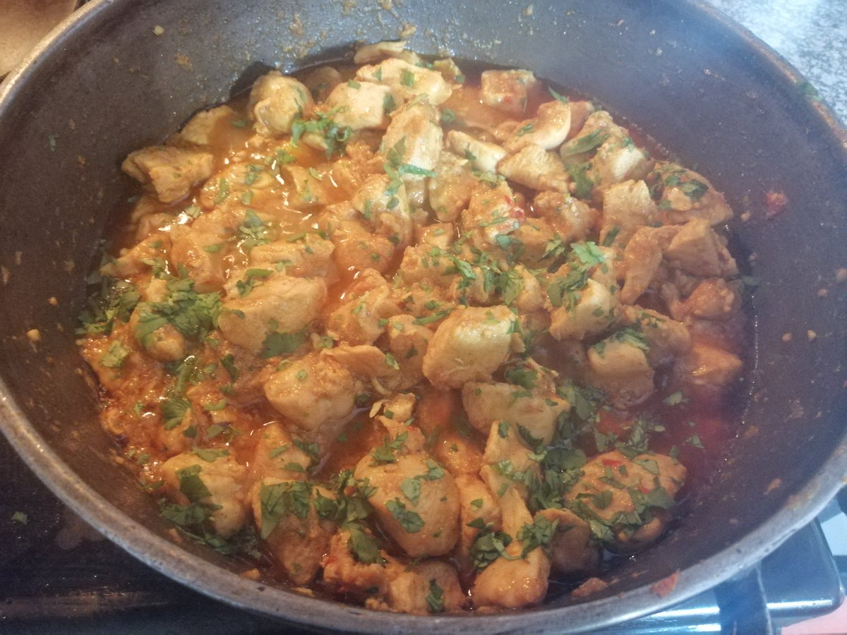 Bheki__D's tweet photo. The coriander is in... ๐๐๐Even smells devine, if I have to say so myself!! ๐๐ #IndianCuisine #EasternCuisine #HomemadeChickenCurry #CookInMe #FoodNetwork #SundayKos https://t.co/Dt11tEx3ue