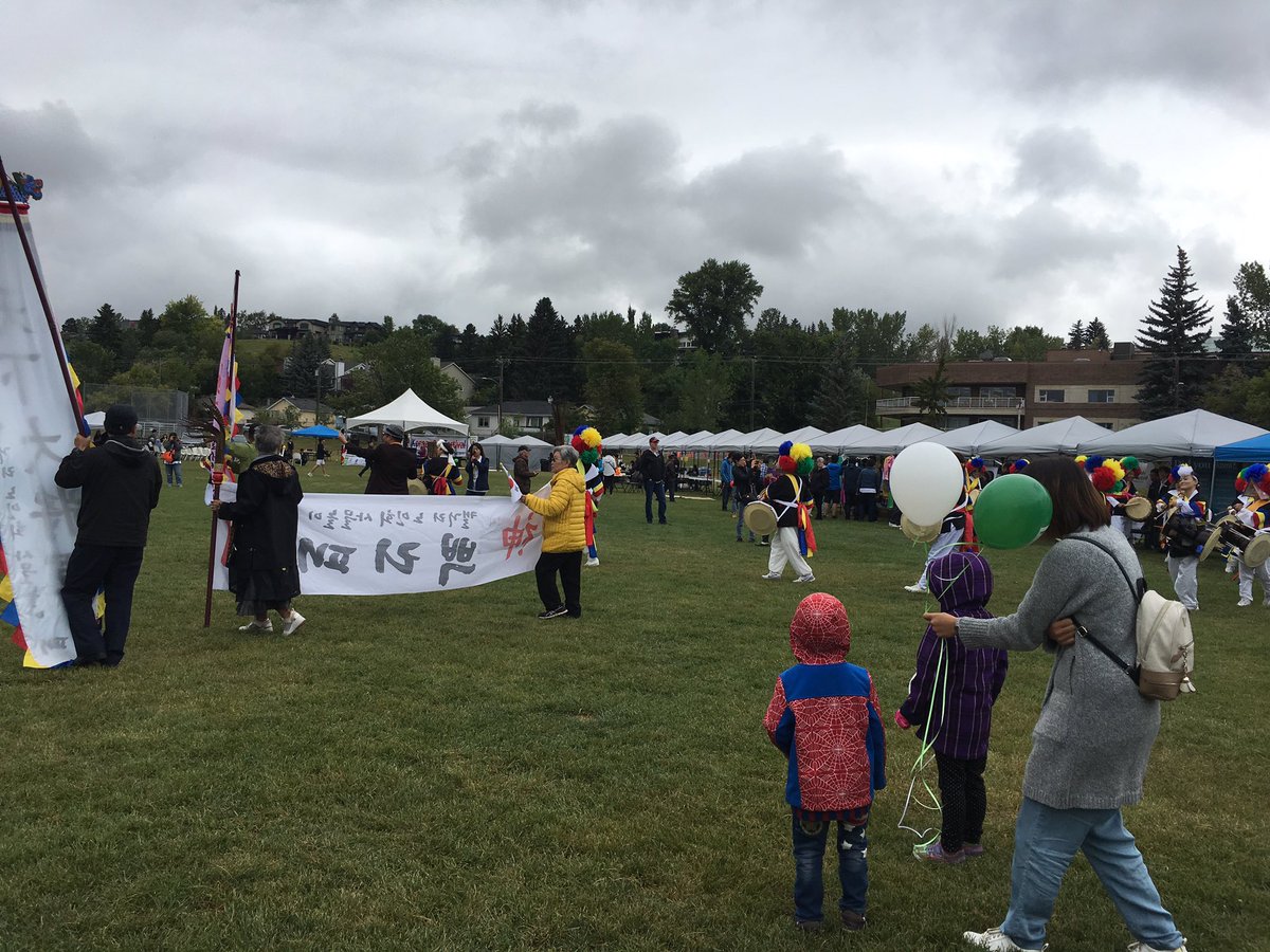 Another successful Korean Day Festival wrapped up in #YYC Thanks to amazing TD Korean banking team and team RSO! #TDInThecommunity <a href="/robghazal/">Robert Ghazal</a> @ShawnnetteF_TD <a href="/Renee_STL/">Renee St. Louis</a> <a href="/BeatonNicole/">Nicole Beaton</a> <a href="/JoonKim_TD/">Joon Kim</a> <a href="/KariScarlett/">Kari Scarlett</a> @KuscheNada