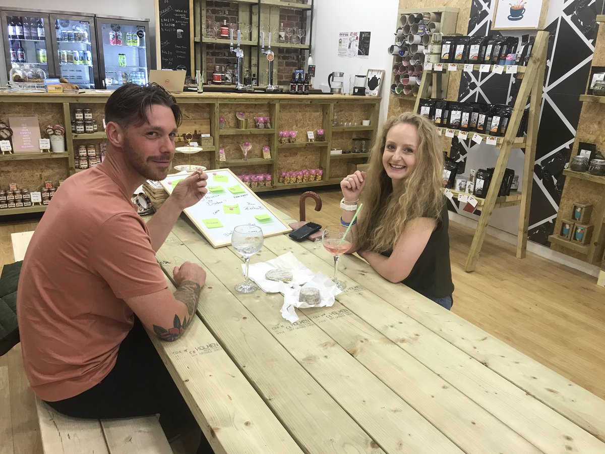 ALocalLove's tweet photo. Love this, some great #customers today wanted a #gin and then some #cheese so guess what - #ginandcheese #tasting #durham #buylocal #foodexperience #foodanddrink #buylocal https://t.co/Fgrvg03Uuy