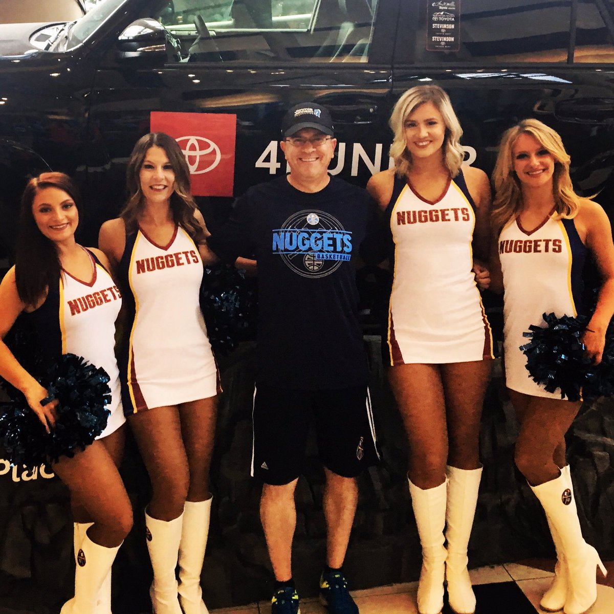 crjcaptchad's tweet photo. A little pre-race motivation!! Gettinβ ready for the @nuggets #RunToTheRim5K!! Thanks @NuggetsDancers!! ππΌ https://t.co/z13a7ZAqkN