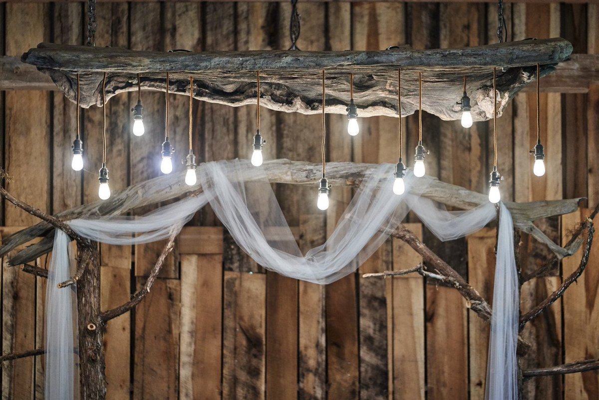 Let your dream wedding come to life at Johnny Cash's secret hideaway just outside of Nashville ✨💍

To book, email: events@storytellersmuseum.com

#WeddingsAtHideawayFarm