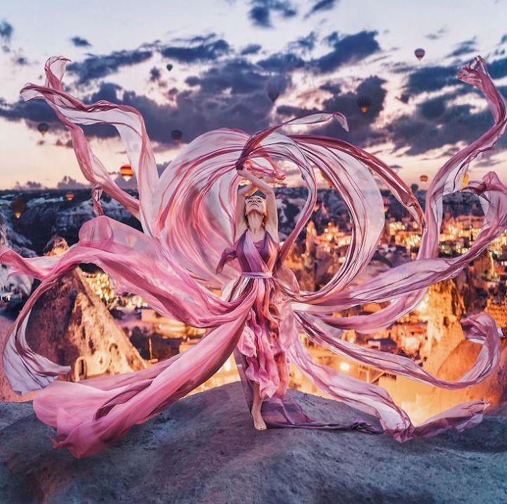 starfeed_world's tweet photo. A beautiful dress that becomes one with a landscape👗💗
(by. Kristina Makeeva)
#amazing #beautiful #wonderful #dress #with #landscape #photography #by #kristina #makeeva #likeforlike #like4like #followme #starfeed https://t.co/mjVlz3OCoS