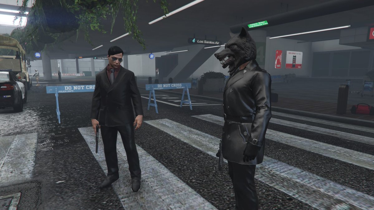 LSPD_0514's tweet photo. 私「久しぶりに来たがこの町の治安は悪すぎる！
大将！今から軍事基地へ行くぞそして新たな治安維持組織を作るのだ！
ストリップクラブとカジノは後にする！」
大将「ぐ、軍事基地ですか！？
了解です！」 https://t.co/Lar4RRreCO