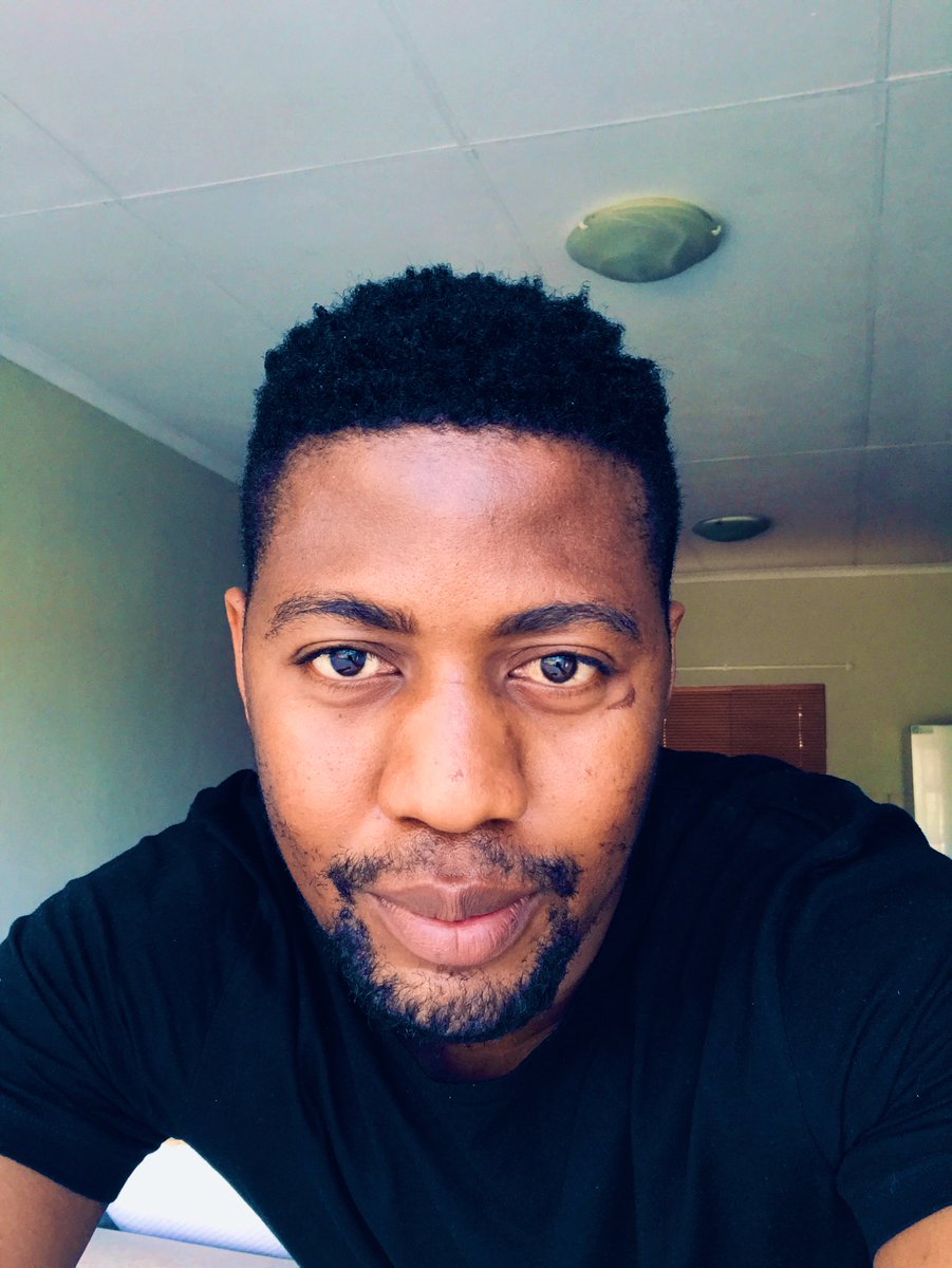 CoolAcademic_'s tweet photo. Havenโt had time for a haircut or shave... #scruffy #melanin #ProfBae to the babies ๐๐๐ https://t.co/iR3RDnnVLu