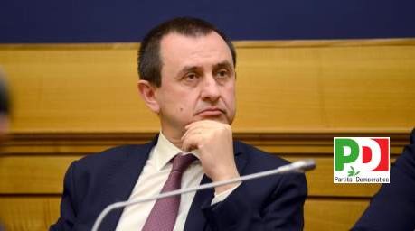 mgdj56's tweet photo. #DittaturaComunista
#Sovvertire la #volontàPopolare, porta alla #GuerraCivile.

#Rosato (#Pd): "fare DI TUTTO perché #Salvini non resti al Viminale"

https://t.co/LDhWxbKdDz https://t.co/y2tR8PPp2P