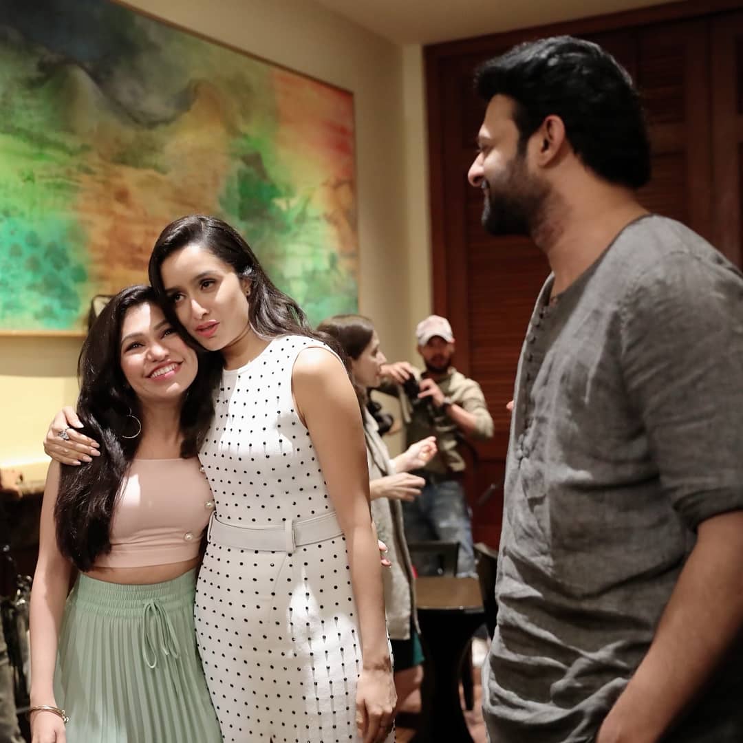 TulsikumarTK's tweet photo. With the very awesome #Prabhas &amp; @ShraddhaKapoor
Our song #EnniSoni, both Hindi and Telugu version, leaving a mark and touching everyone's heart worldwide❤ 🌍
Glad to know this one’s your fav song in the album @ShraddhaKapoor 🤗

@TSeries @GuruOfficial @SaahoOfficial #TuksiKumar https://t.co/uLrLvggdXh