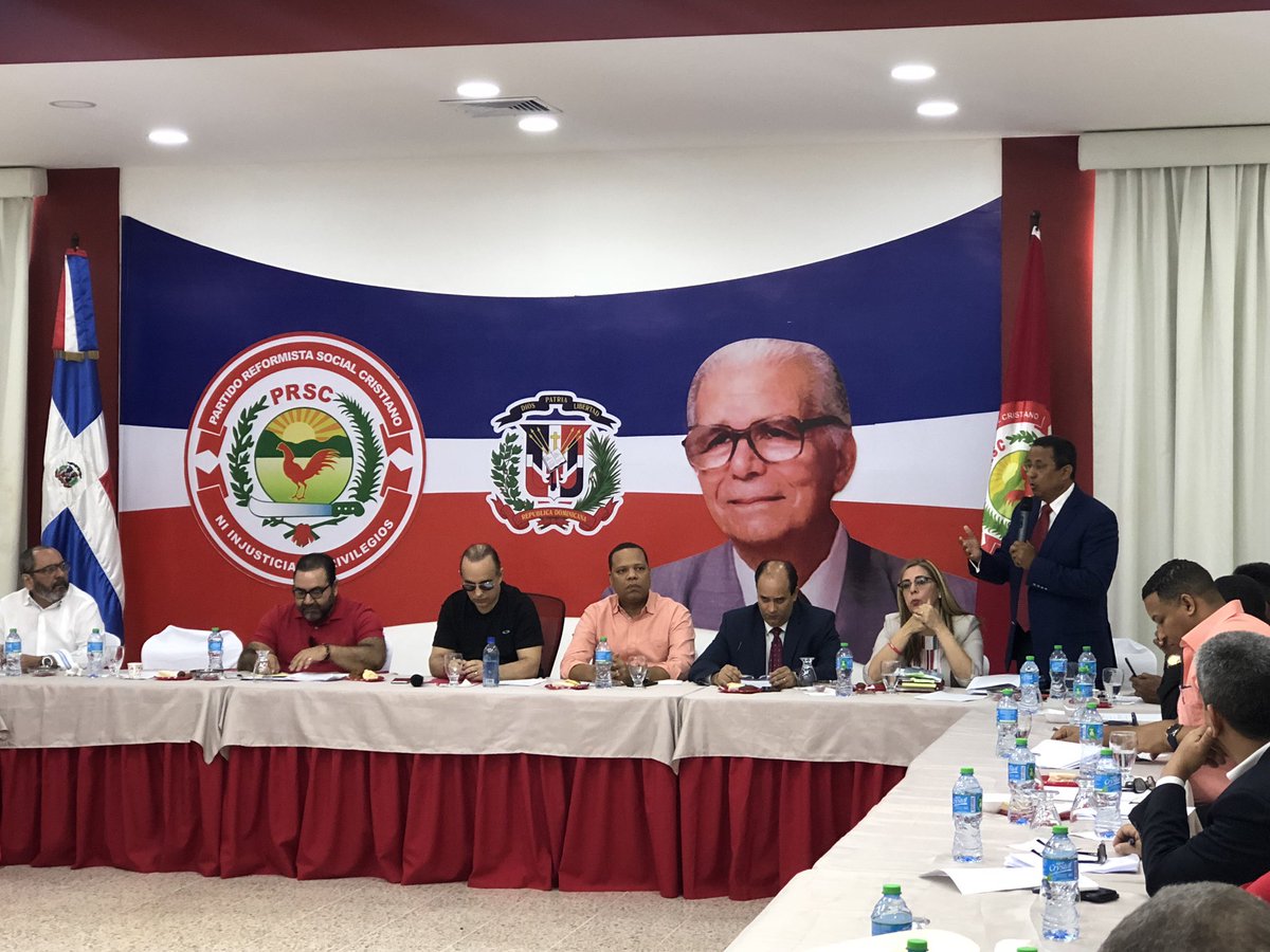 PartidoPRSC's tweet photo. El Directorio Presidencial (DP) aprueba acta de la sesión anterior a unanimidad. #PRSC https://t.co/tc3ggcFXc2